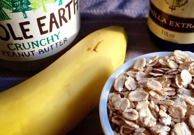 Banana peanut butter oats